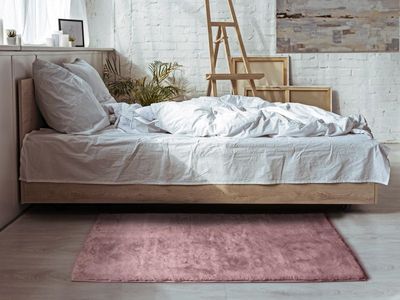 ALFOMBRA LAVABLE DE PELO LARGO LISO ROSA
