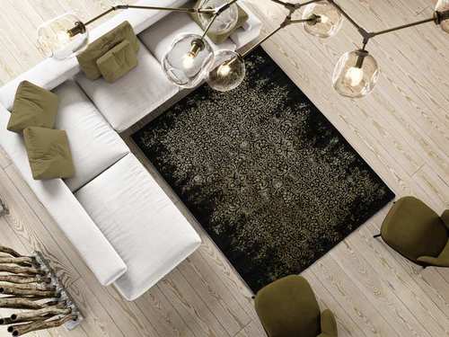ALFOMBRA NEGRA CON ARABESCOS EN ORO